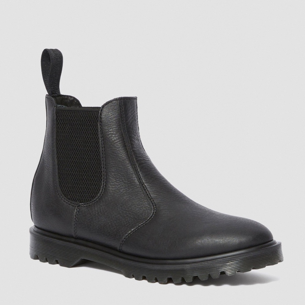 2976 Inuck Chelsea Boots (in box)